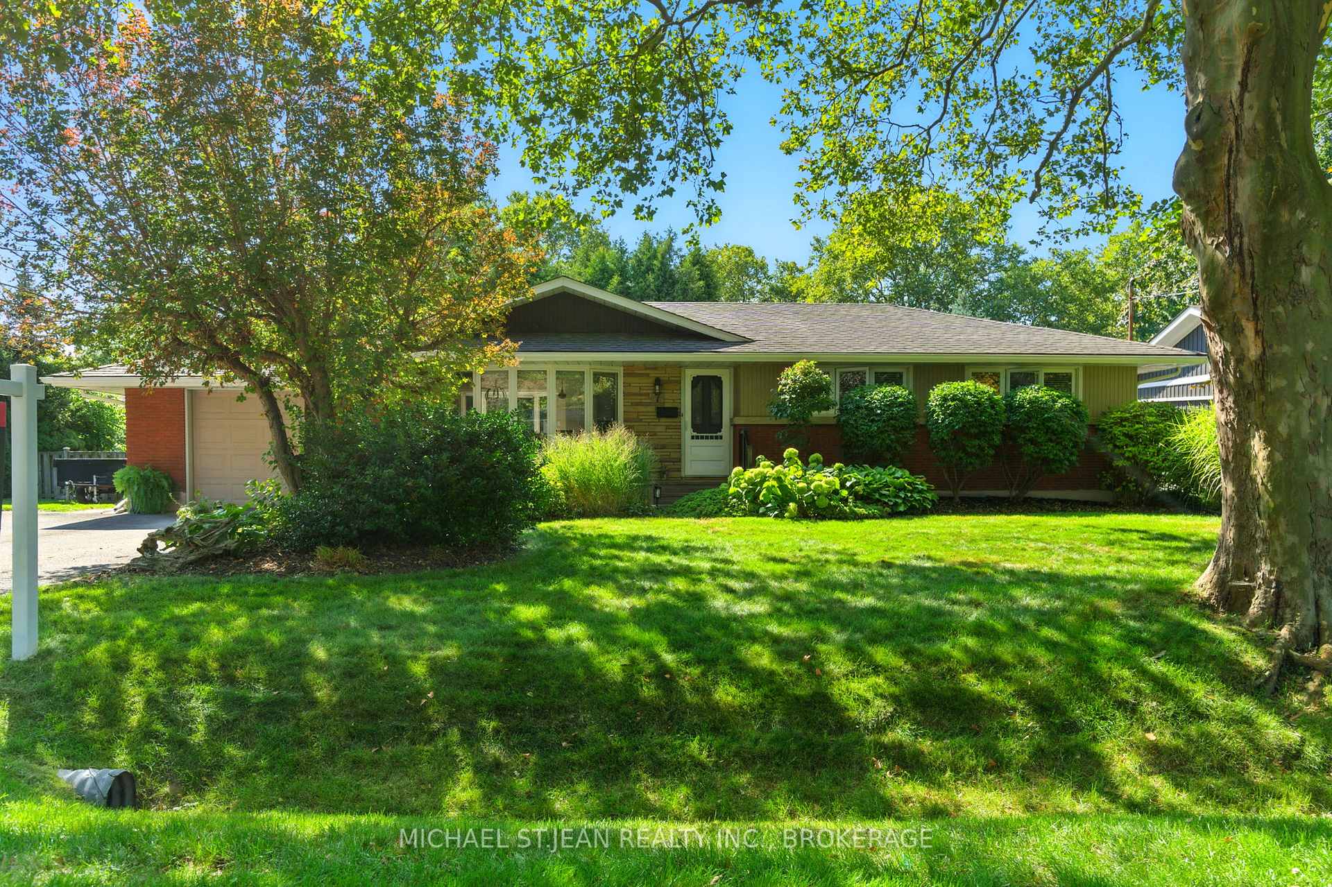 Photo 2 of 7 Oswald Avenue, St. Catharines, Bunting/Linwell — HOMEH
