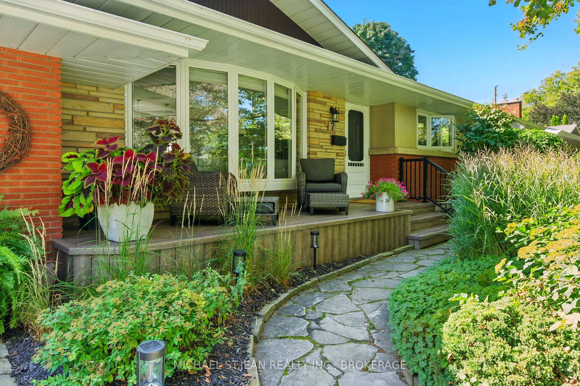 Photo 4 of 7 Oswald Avenue, St. Catharines, Bunting/Linwell — HOMEH
