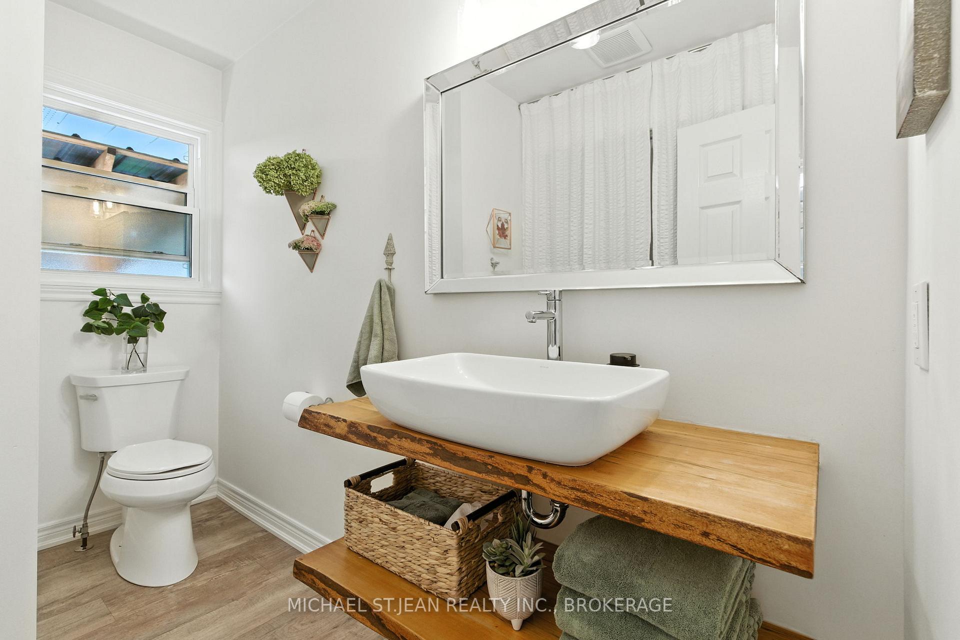 Photo 23 of 7 Oswald Avenue, St. Catharines, Bunting/Linwell — HOMEH