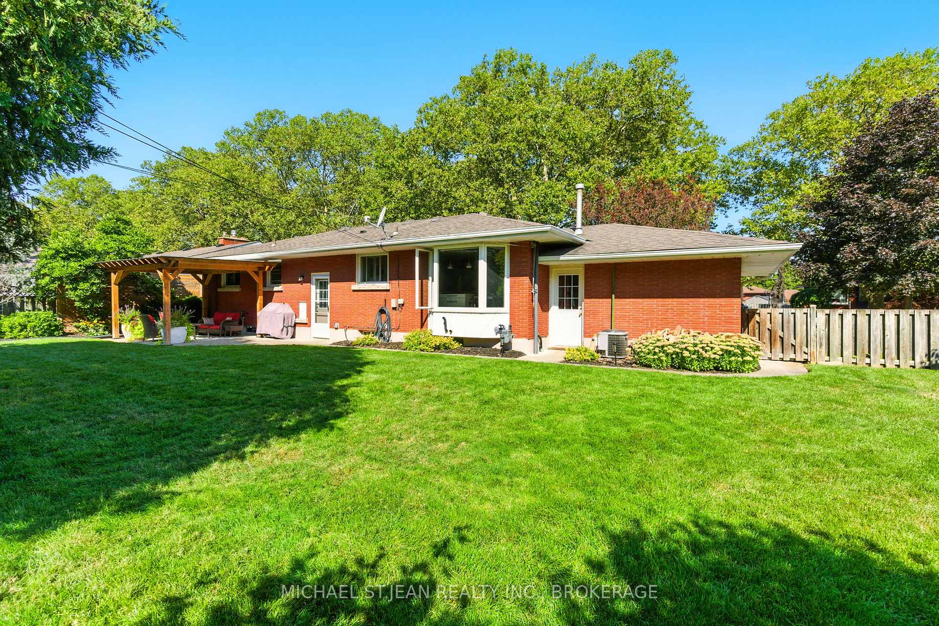 Photo 35 of 7 Oswald Avenue, St. Catharines, Bunting/Linwell — HOMEH