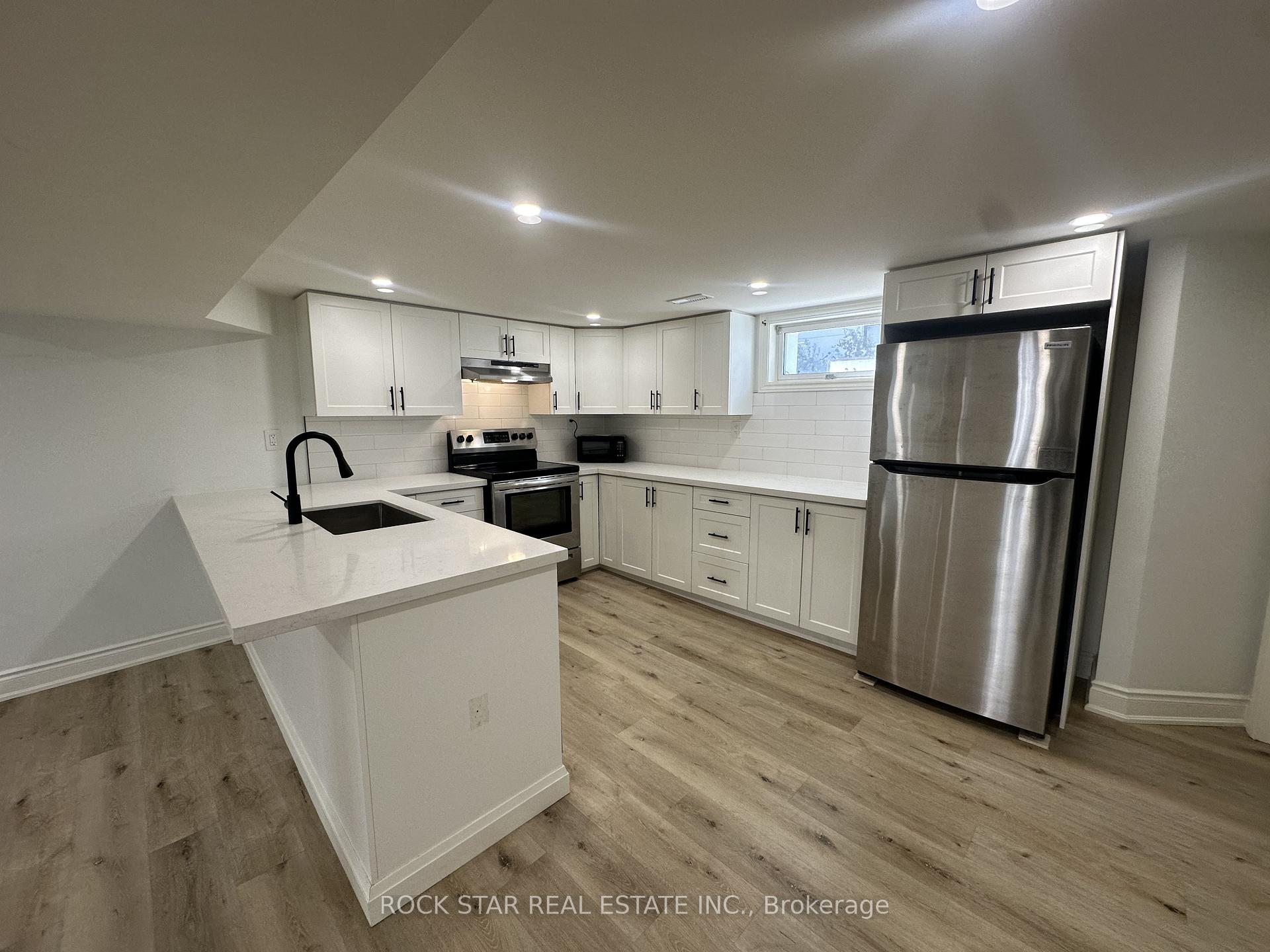 Photo 2 of 175 East 5th Street, Hamilton, Centremount — HOMEH
