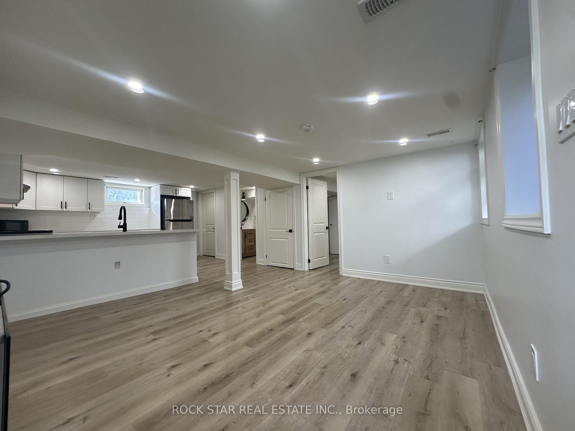 Photo 6 of 175 East 5th Street, Hamilton, Centremount — HOMEH