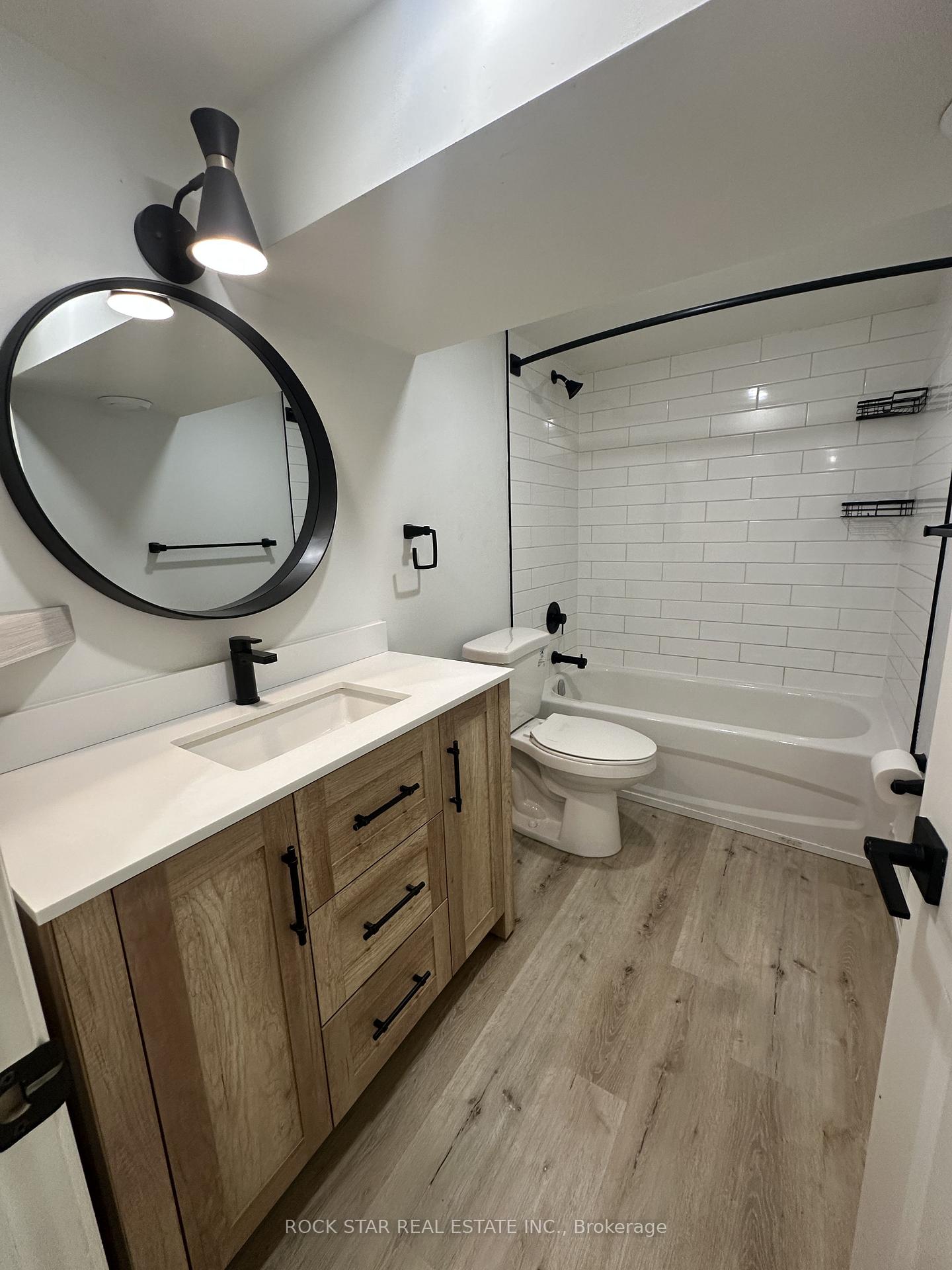 Photo 7 of 175 East 5th Street, Hamilton, Centremount — HOMEH