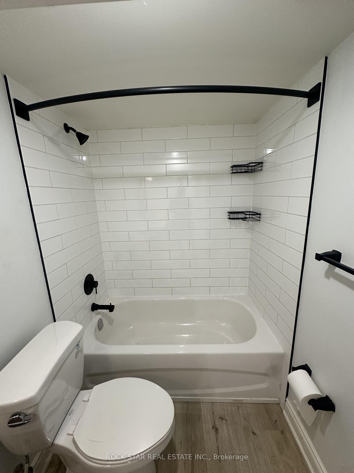 Photo 8 of 175 East 5th Street, Hamilton, Centremount — HOMEH