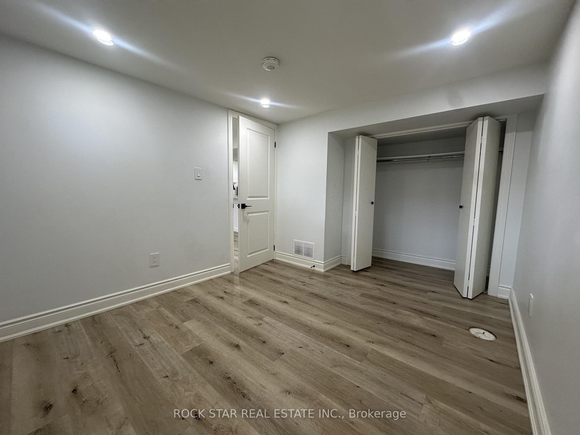 Photo 12 of 175 East 5th Street, Hamilton, Centremount — HOMEH