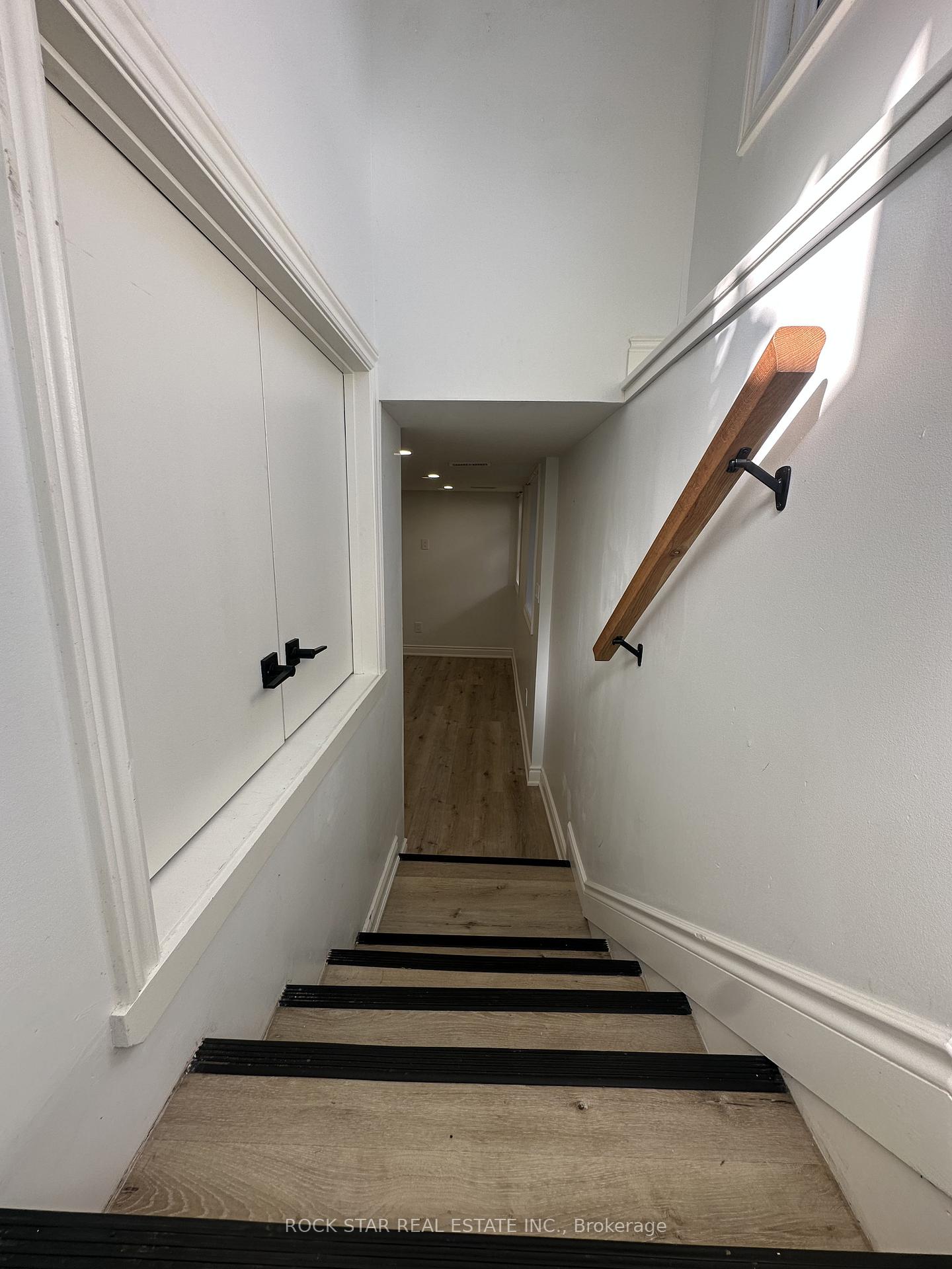 Photo 14 of 175 East 5th Street, Hamilton, Centremount — HOMEH