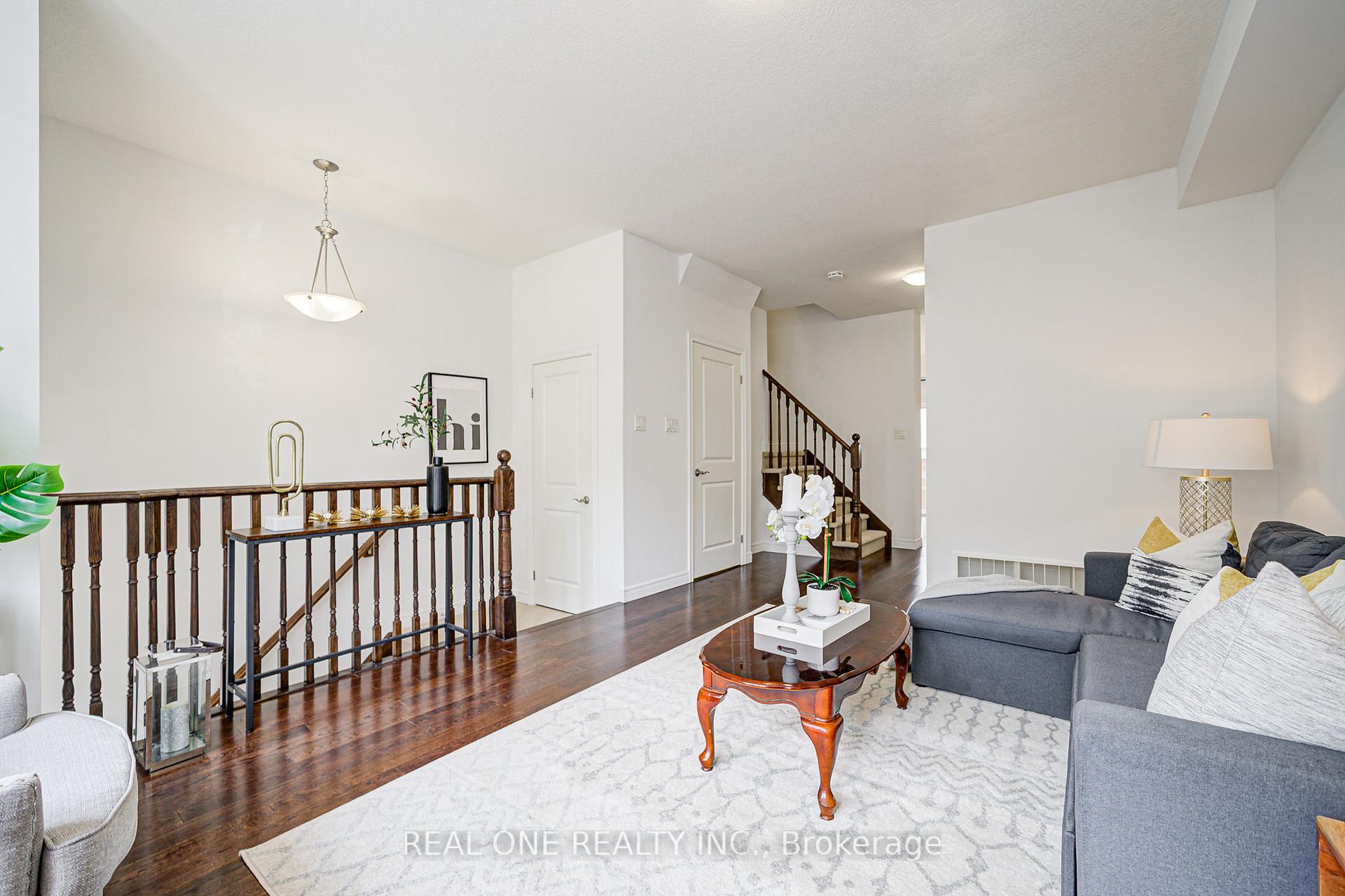 Photo 5 of 30 Barley Lane, Hamilton, Ancaster — HOMEH