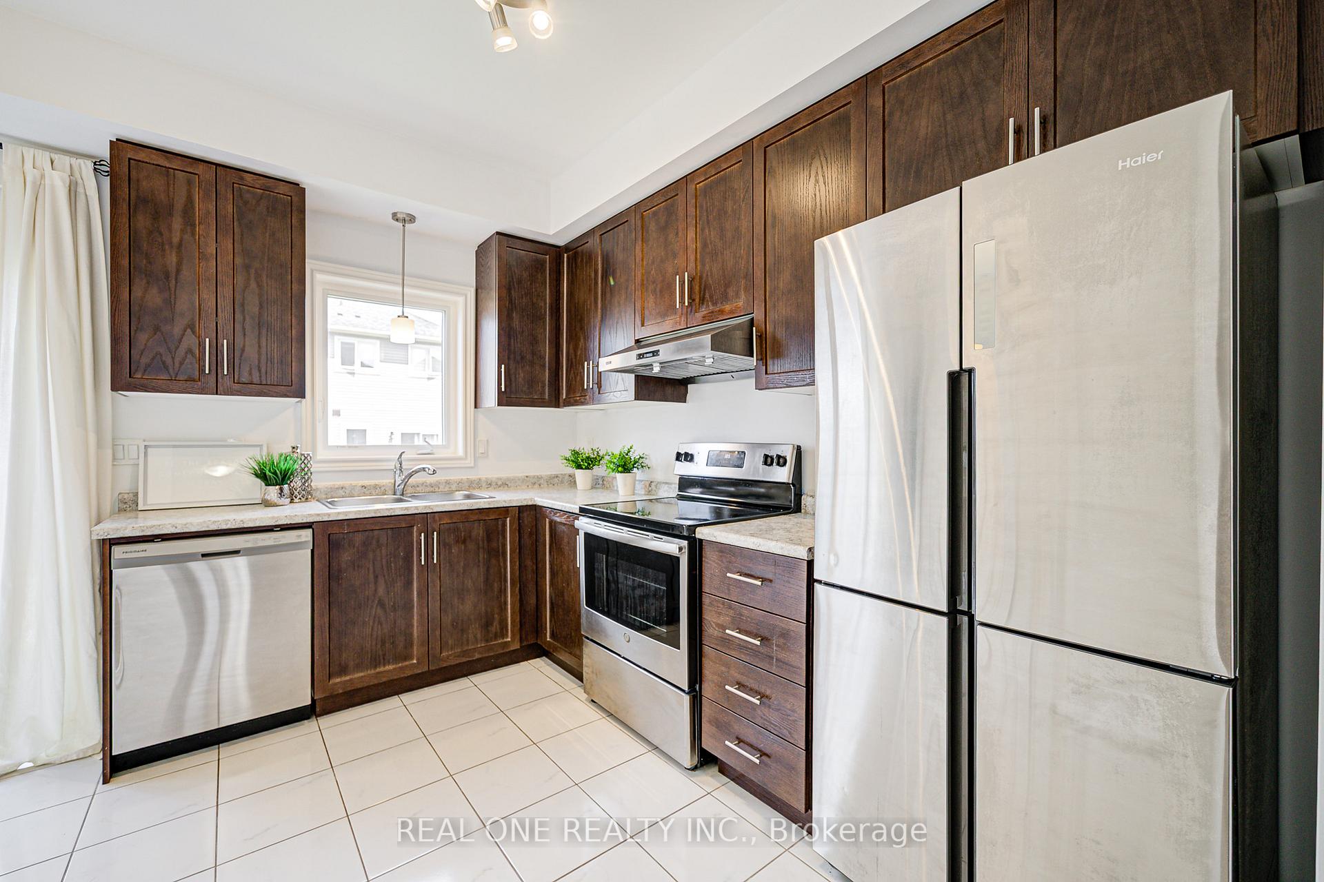 Photo 7 of 30 Barley Lane, Hamilton, Ancaster — HOMEH