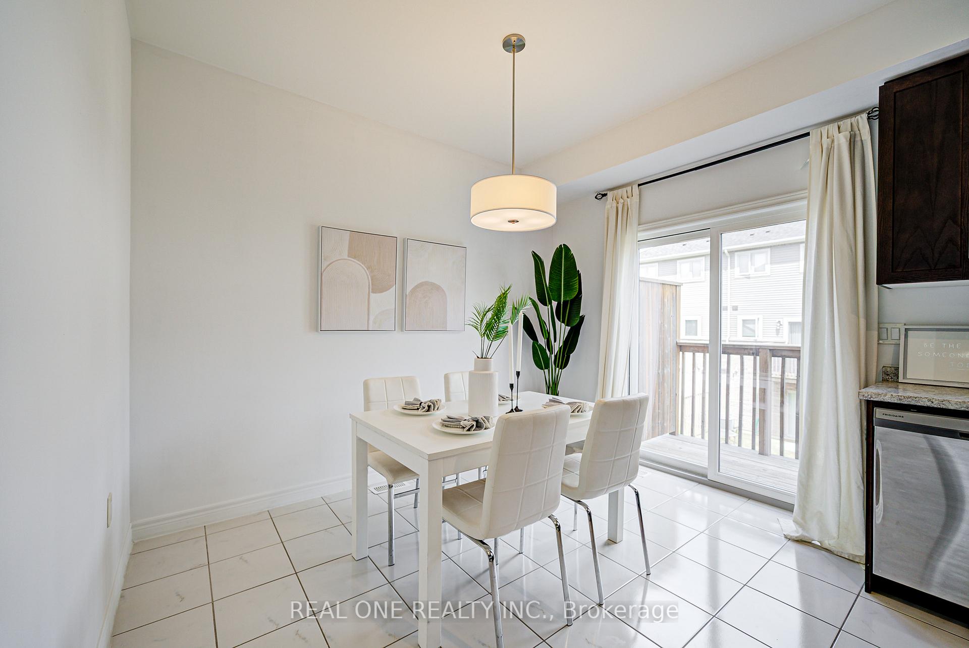 Photo 10 of 30 Barley Lane, Hamilton, Ancaster — HOMEH