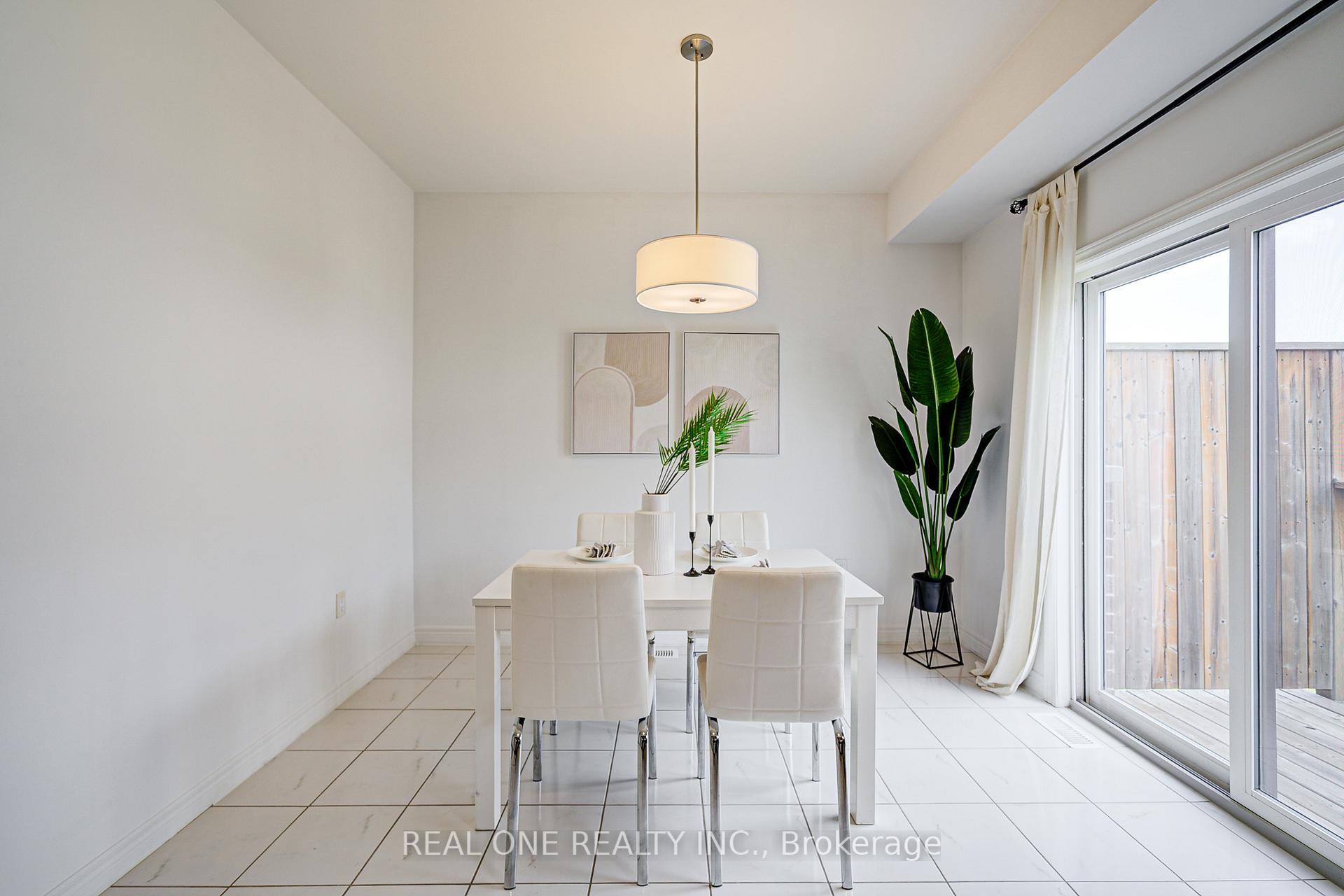 Photo 11 of 30 Barley Lane, Hamilton, Ancaster — HOMEH