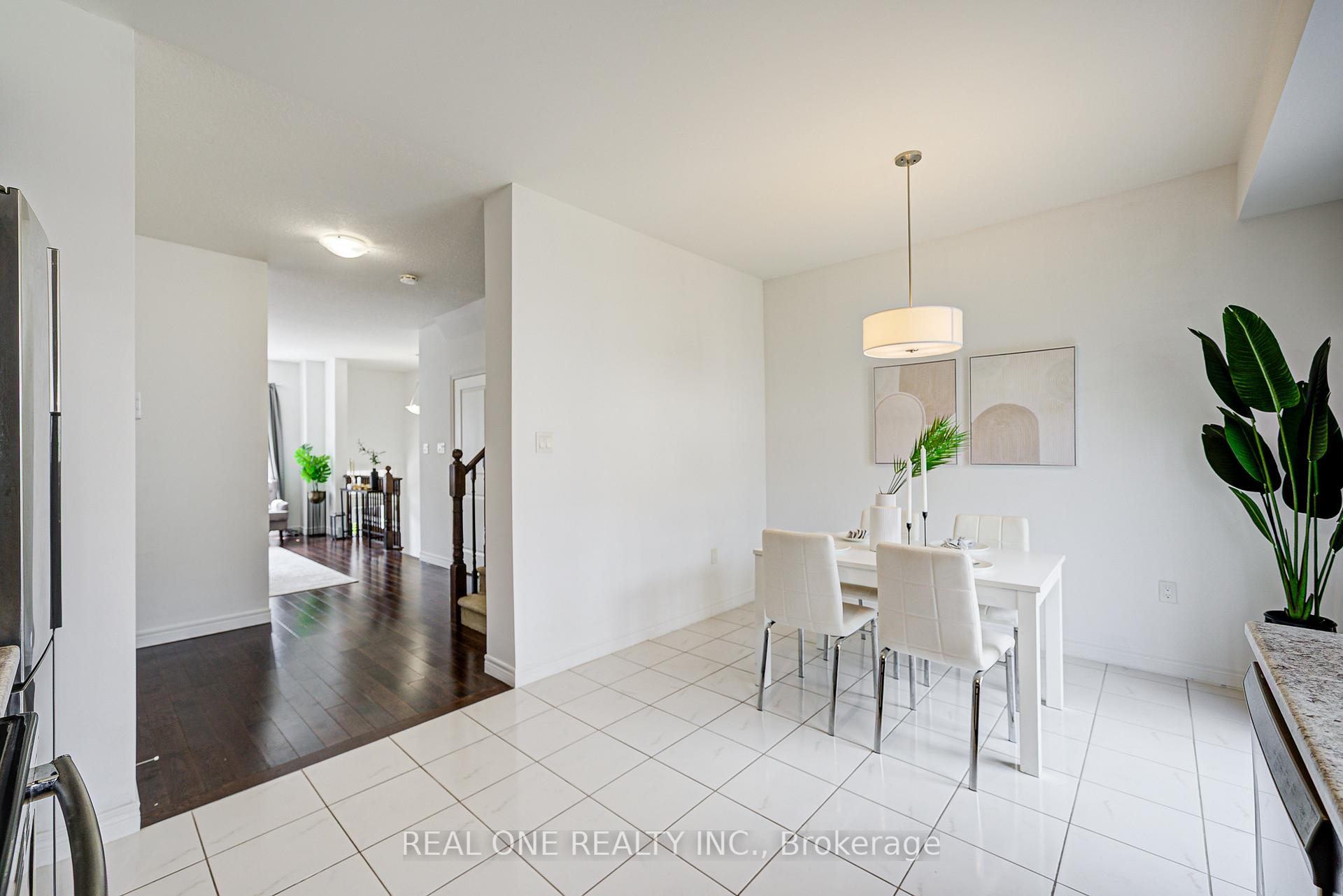 Photo 12 of 30 Barley Lane, Hamilton, Ancaster — HOMEH