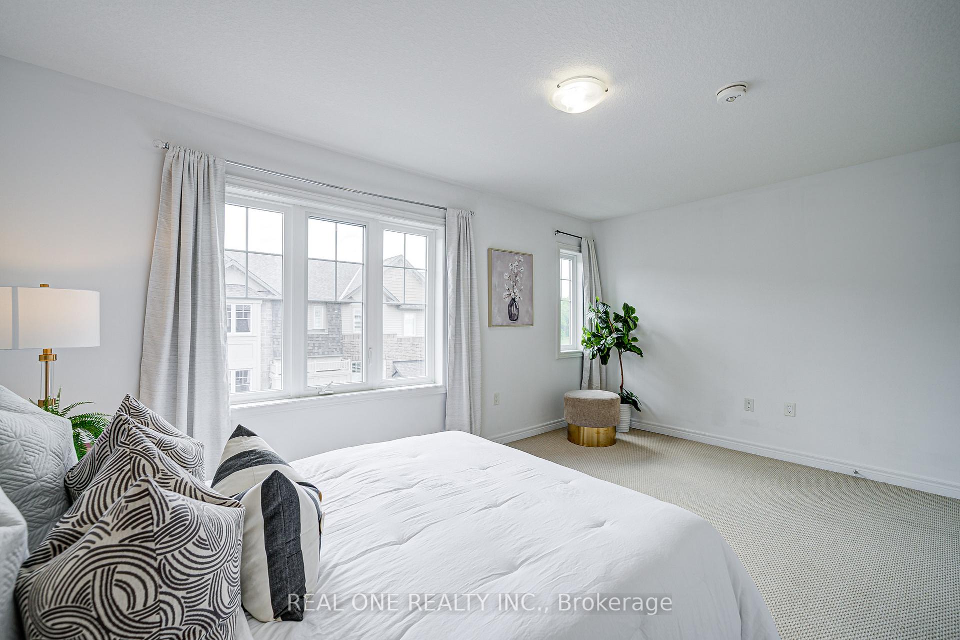 Photo 20 of 30 Barley Lane, Hamilton, Ancaster — HOMEH