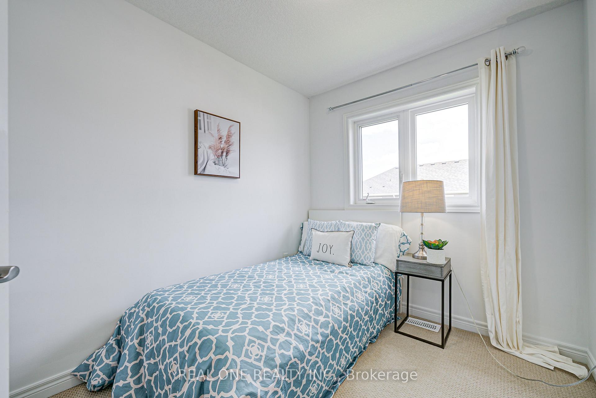 Photo 23 of 30 Barley Lane, Hamilton, Ancaster — HOMEH