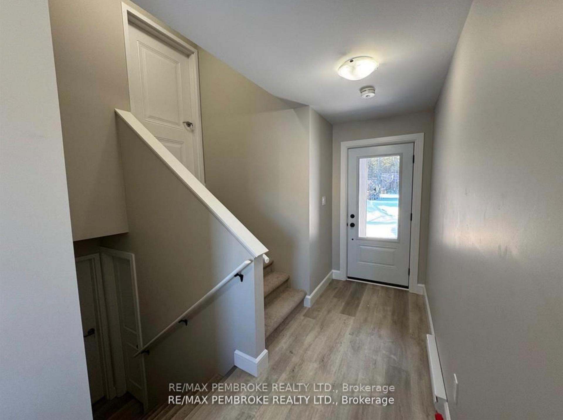 Photo 17 of 2063 Sandstone Crescent, Petawawa — HOMEH