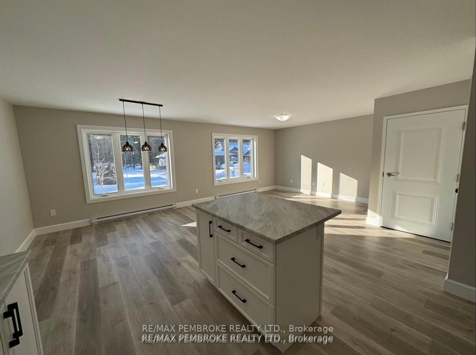 Photo 5 of 2063 Sandstone Crescent, Petawawa — HOMEH