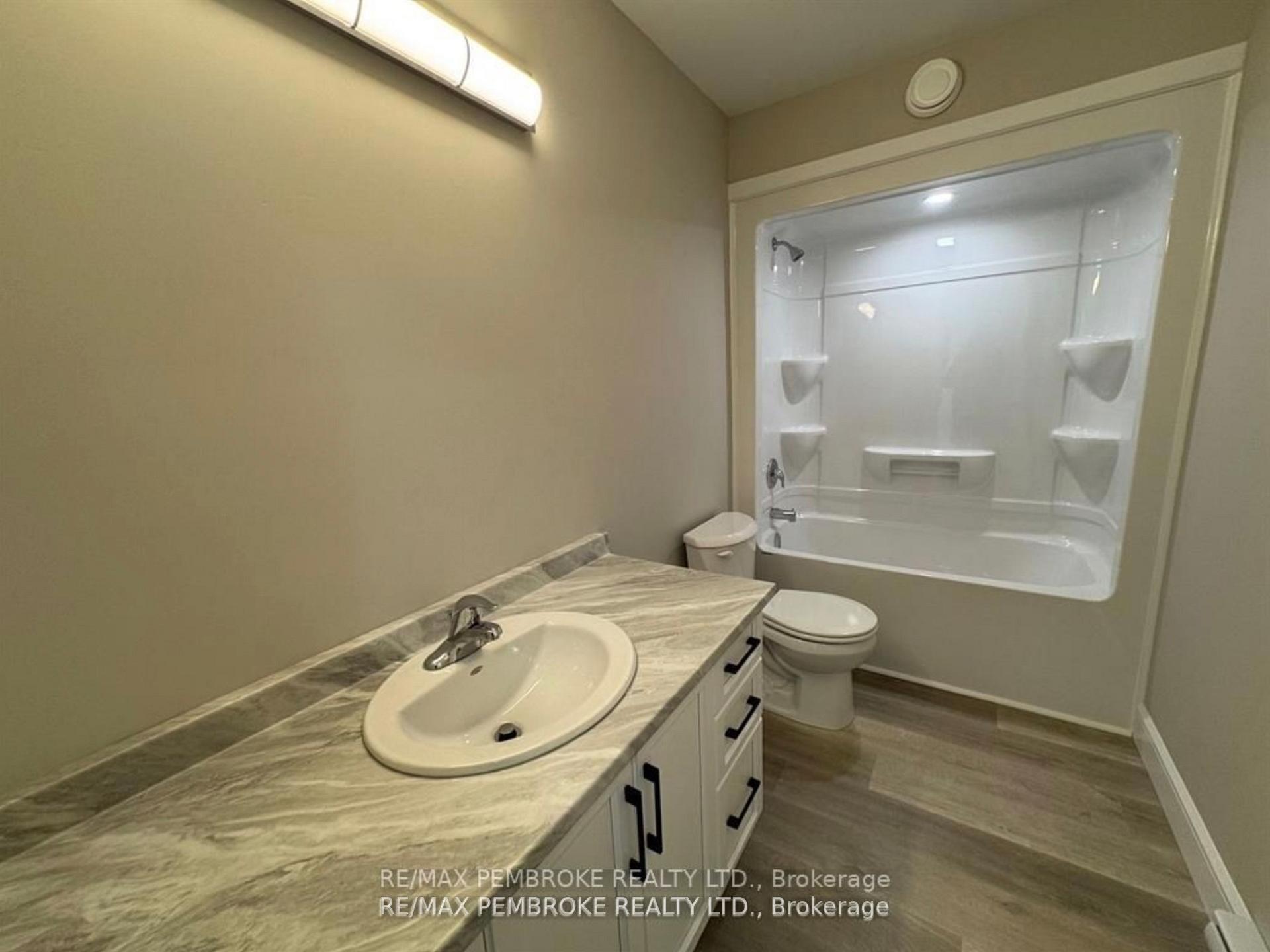 Photo 6 of 2063 Sandstone Crescent, Petawawa — HOMEH