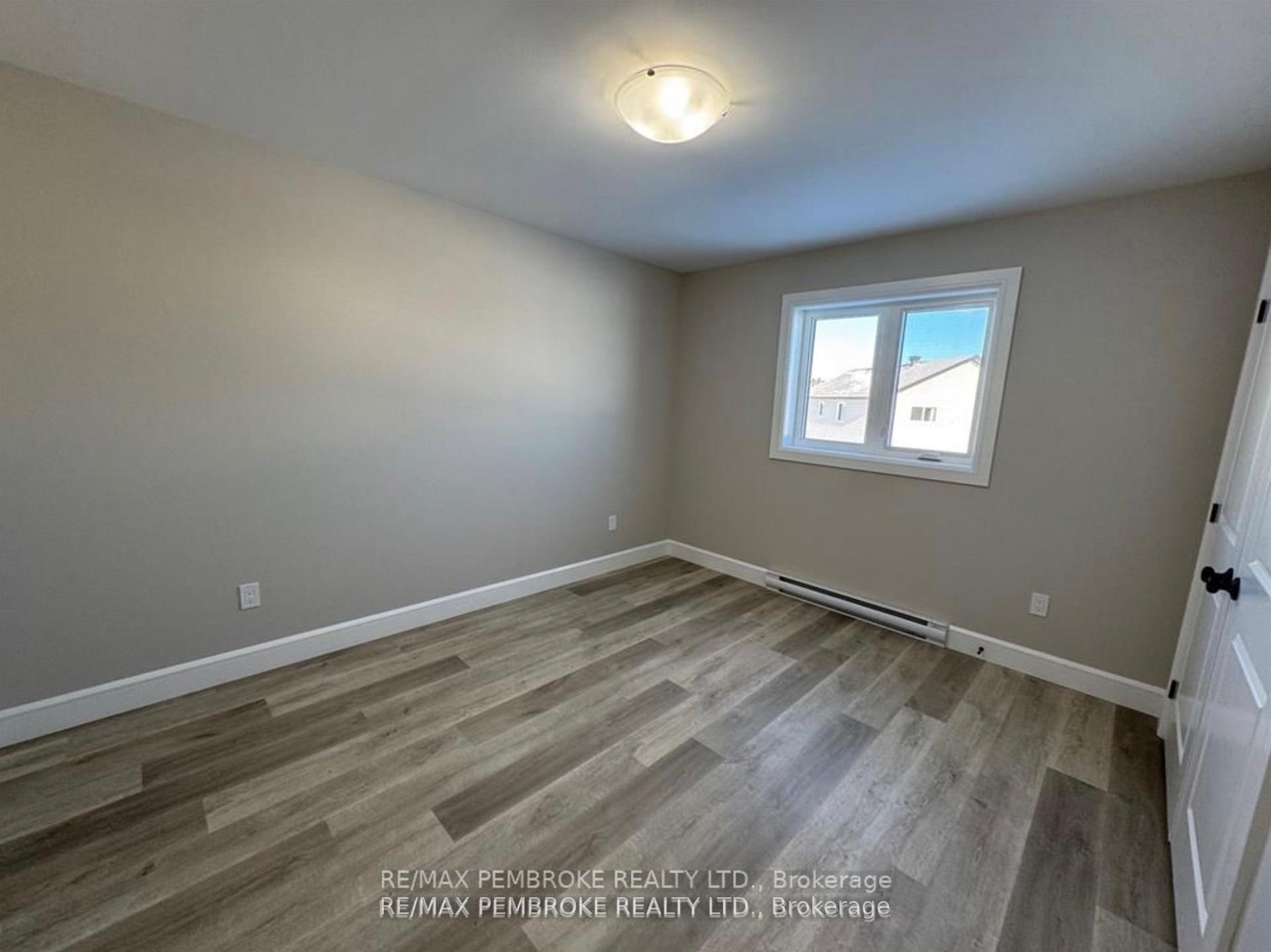 Photo 9 of 2063 Sandstone Crescent, Petawawa — HOMEH