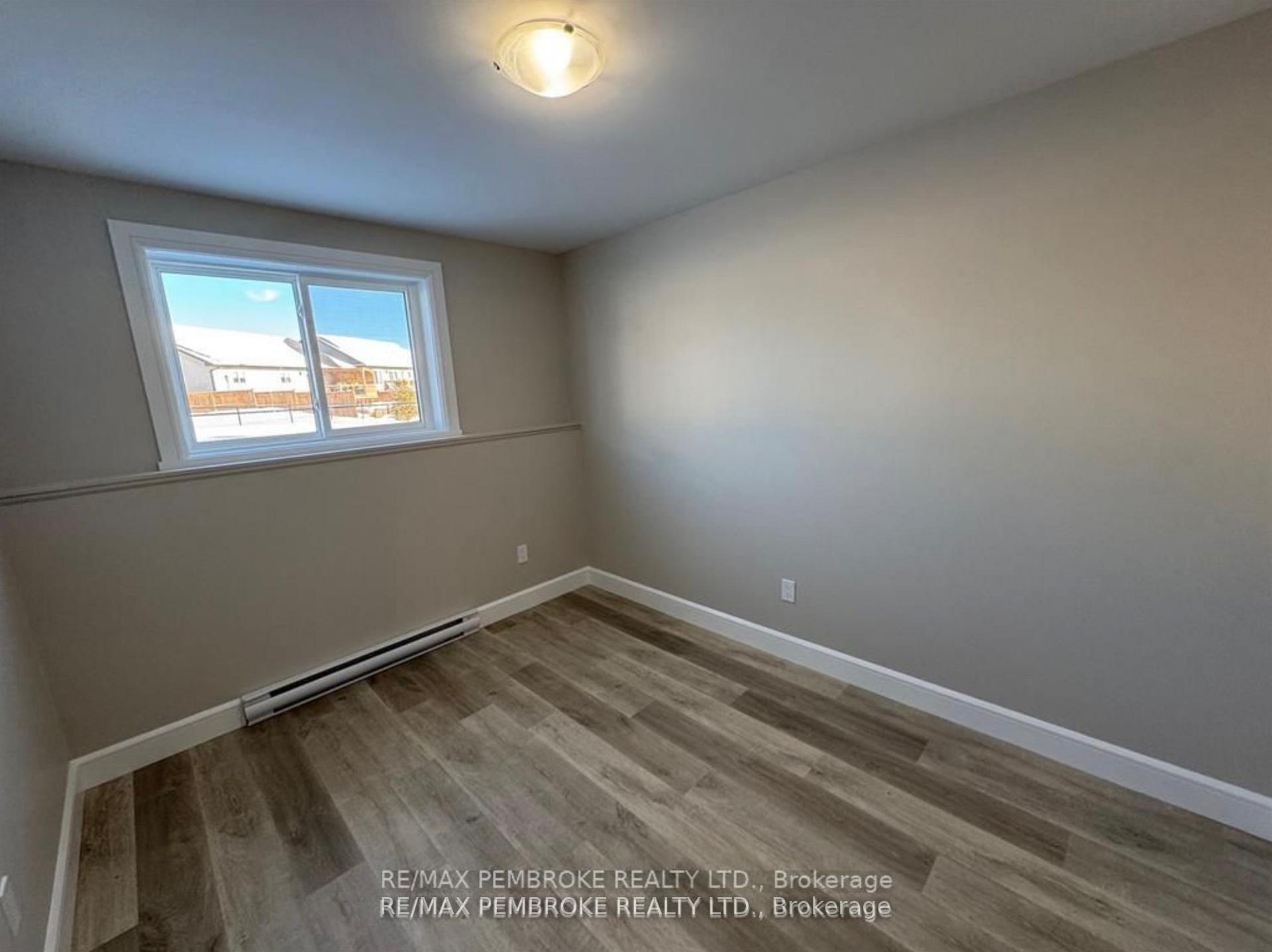 Photo 14 of 2063 Sandstone Crescent, Petawawa — HOMEH