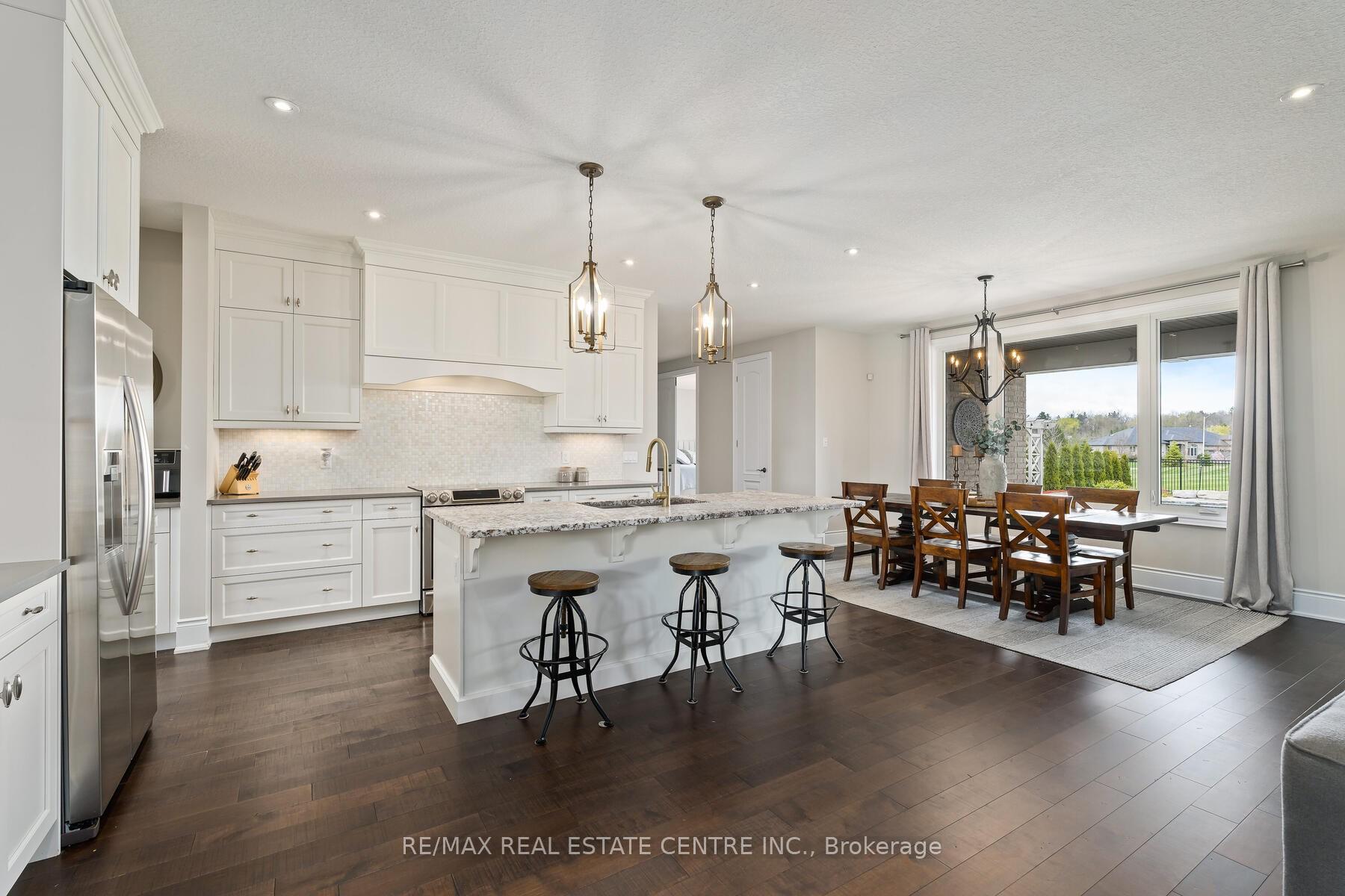 Photo 5 of 109 Crewson Court, Kitchener, Mill Courtland Woodside Park — HOMEH