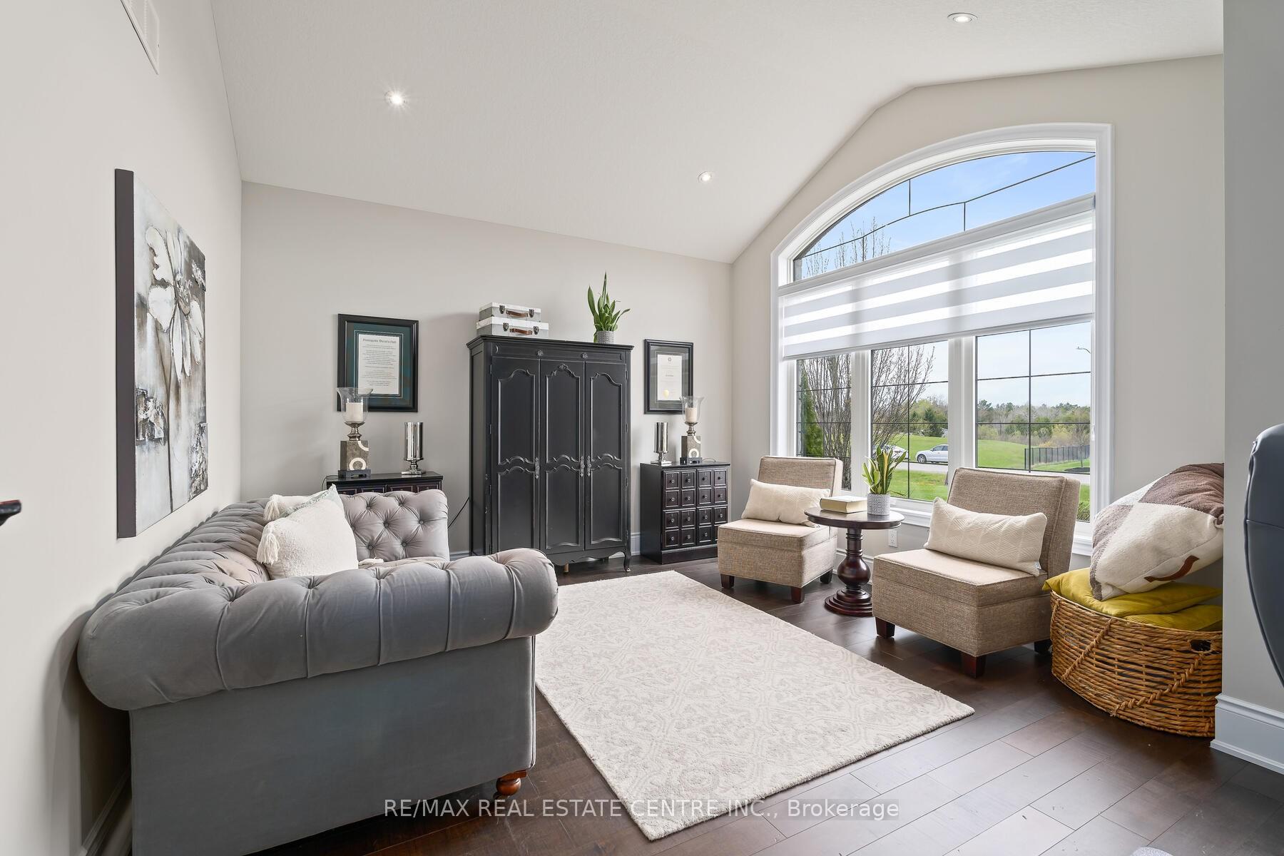 Photo 10 of 109 Crewson Court, Kitchener, Mill Courtland Woodside Park — HOMEH