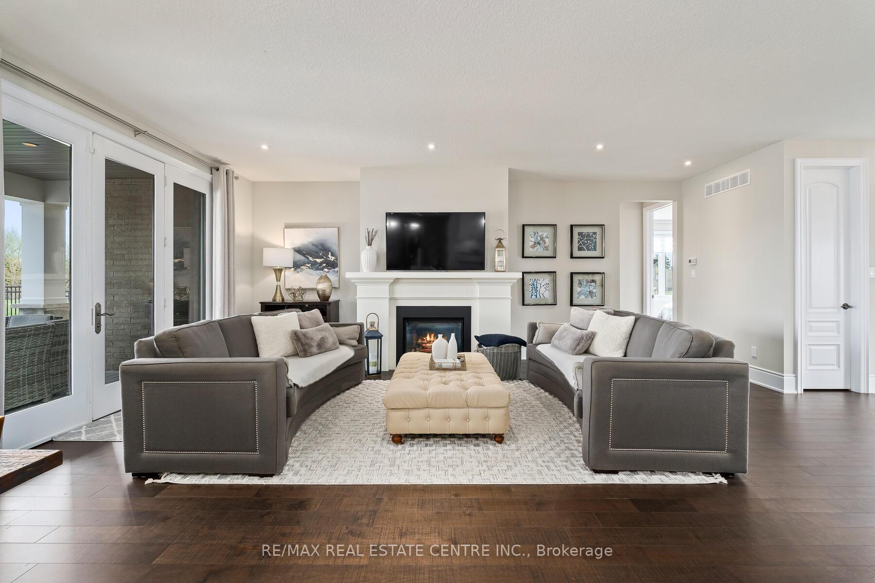 Photo 11 of 109 Crewson Court, Kitchener, Mill Courtland Woodside Park — HOMEH