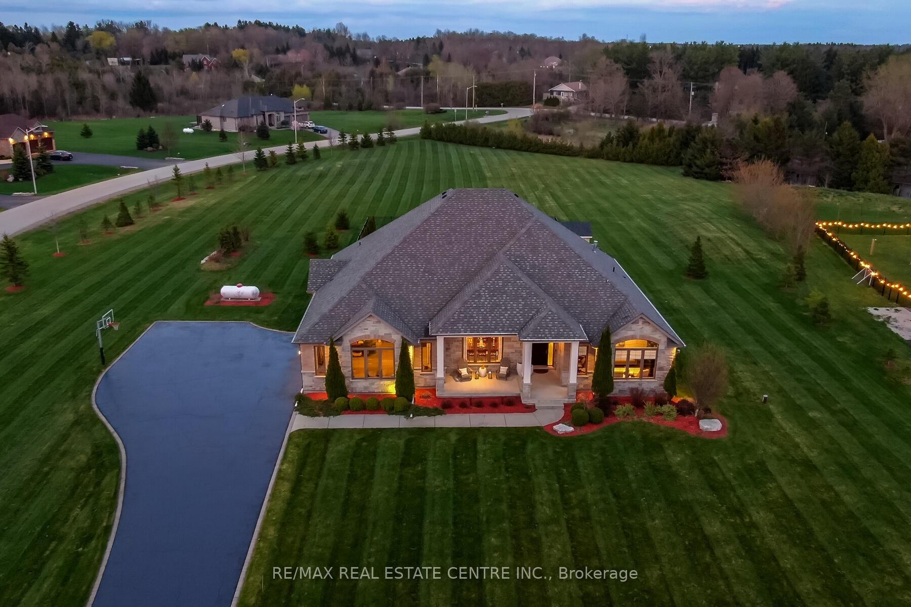 Photo 27 of 109 Crewson Court, Kitchener, Mill Courtland Woodside Park — HOMEH