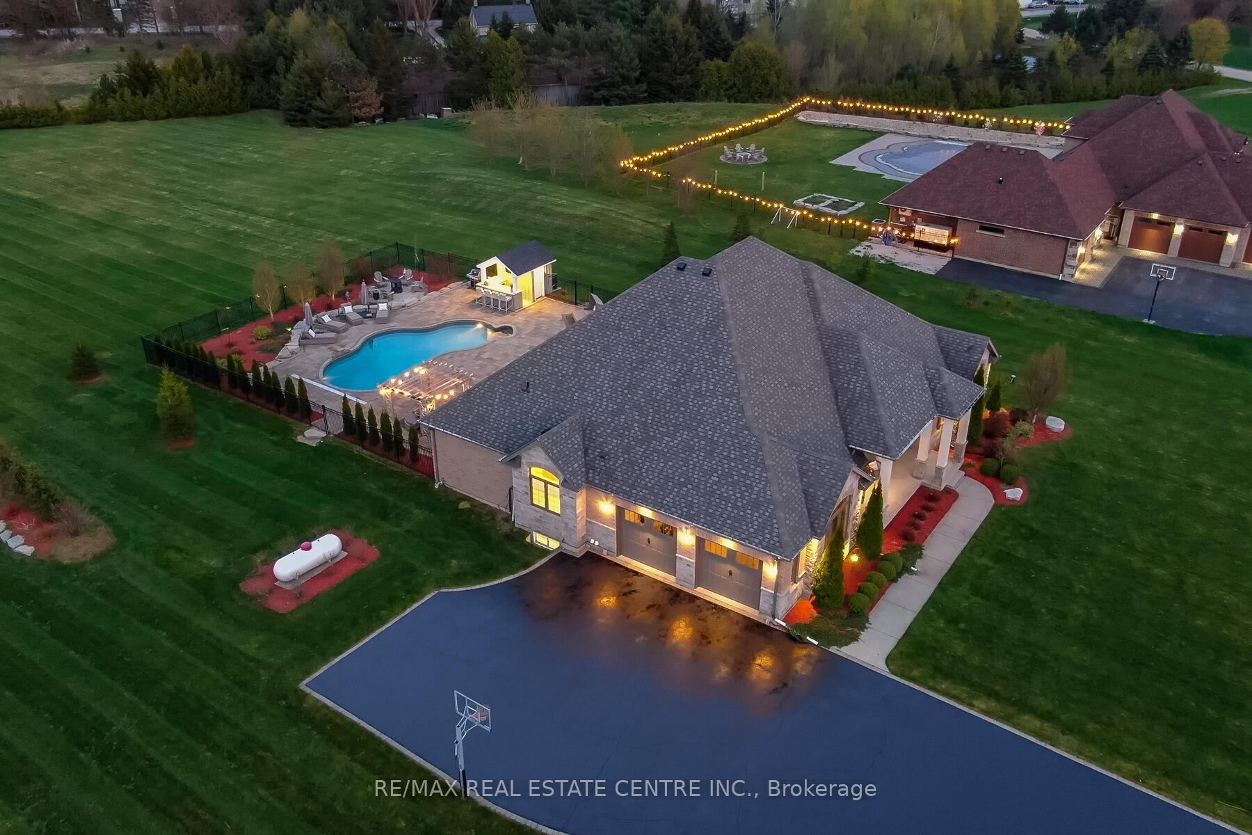 Photo 28 of 109 Crewson Court, Kitchener, Mill Courtland Woodside Park — HOMEH