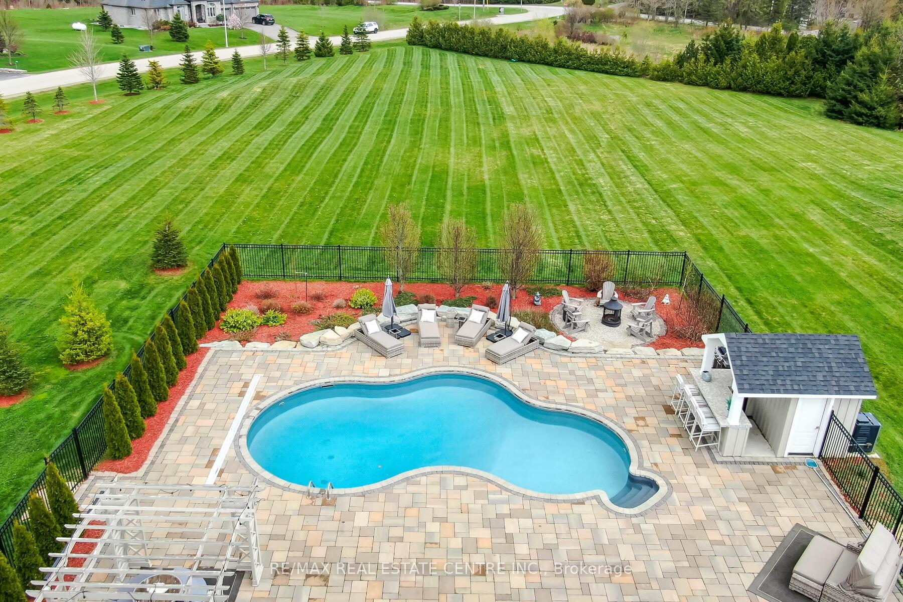Photo 41 of 109 Crewson Court, Kitchener, Mill Courtland Woodside Park — HOMEH