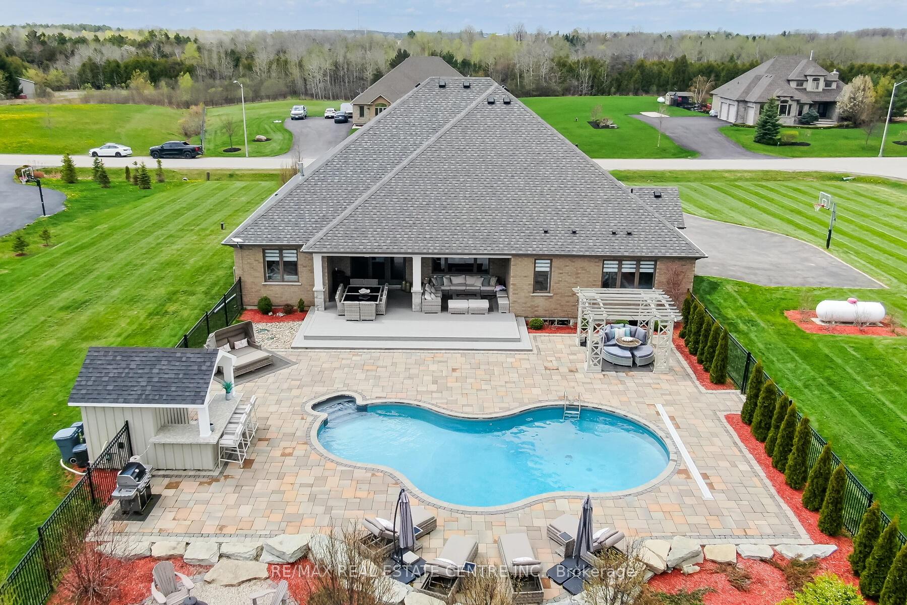 Photo 47 of 109 Crewson Court, Kitchener, Mill Courtland Woodside Park — HOMEH