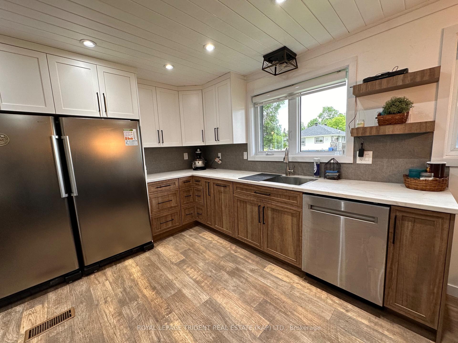 Photo 8 of 17 Ash Street, Kapuskasing — HOMEH