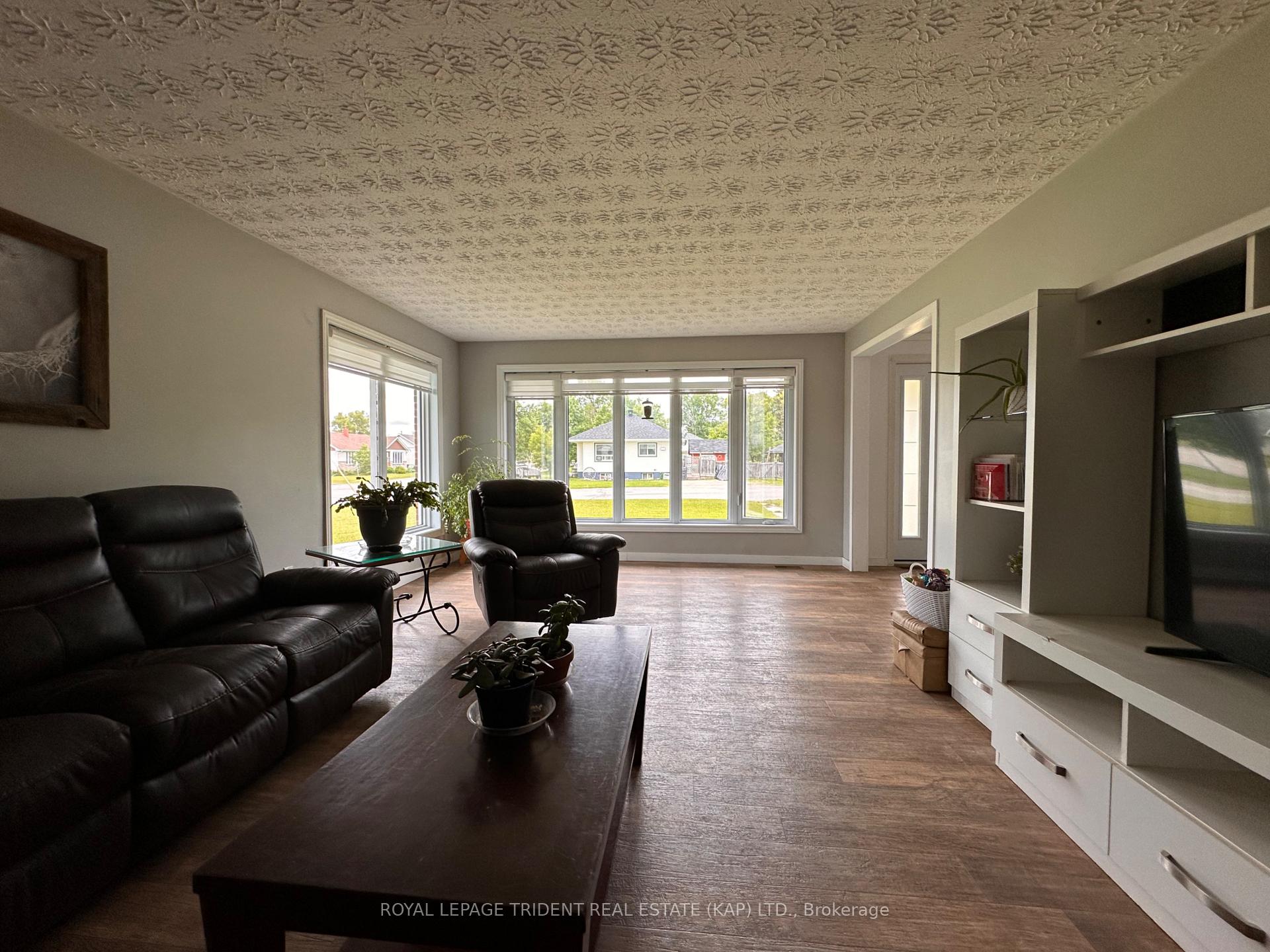 Photo 26 of 17 Ash Street, Kapuskasing — HOMEH