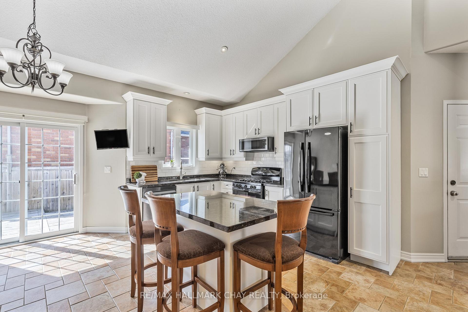 Photo 6 of 1143 Booth Avenue, Innisfil, Alcona — HOMEH