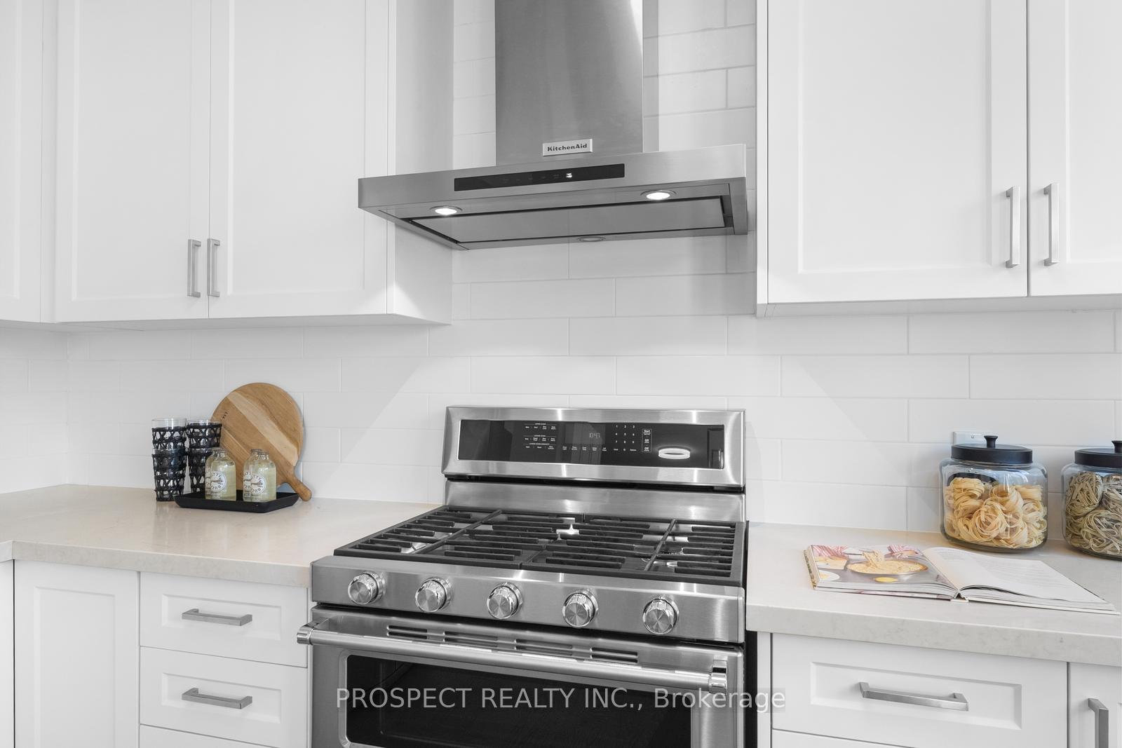 Photo 37 of 42 Ryerson Drive, Vaughan, Kleinburg — HOMEH