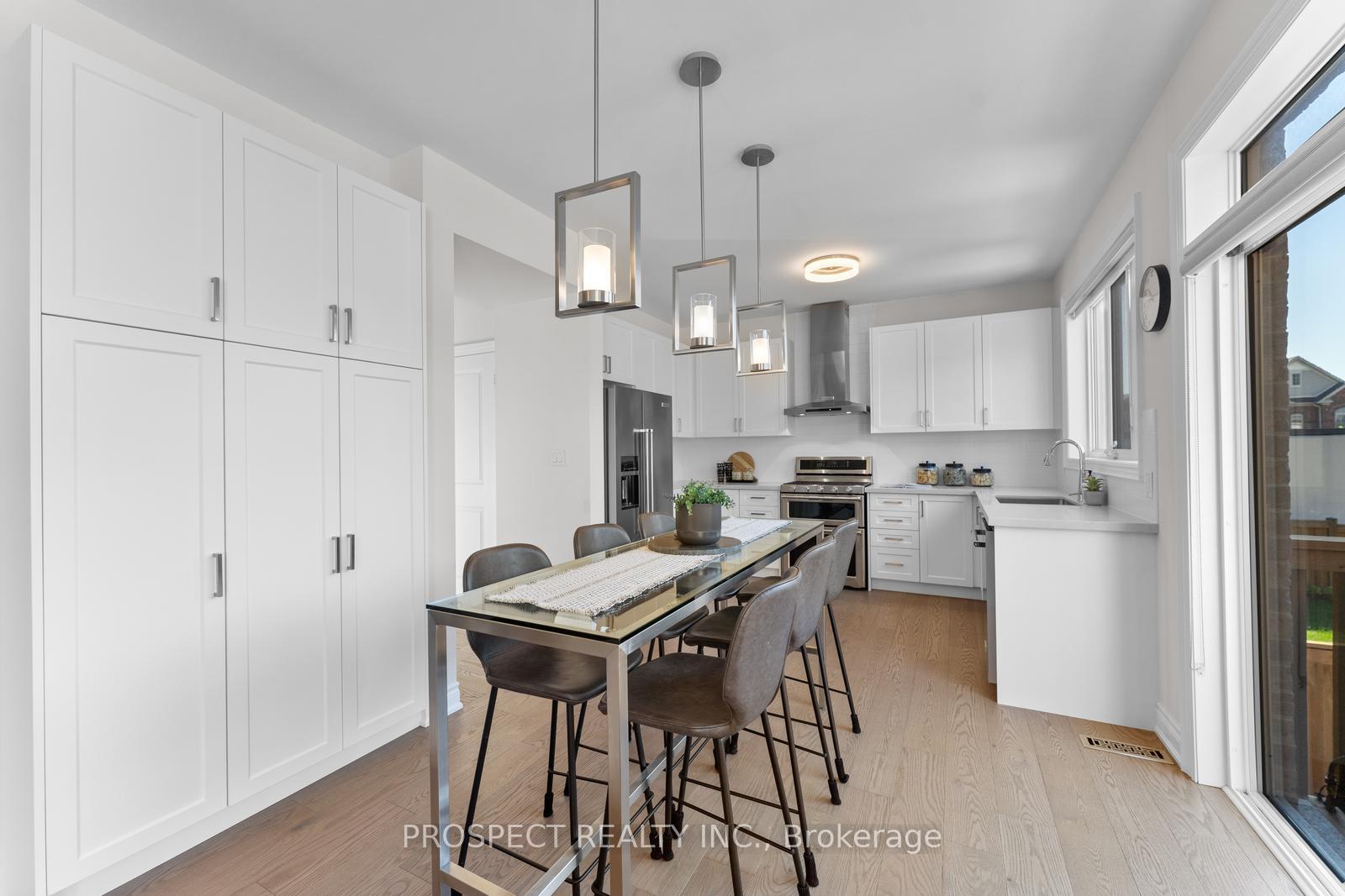 Photo 12 of 42 Ryerson Drive, Vaughan, Kleinburg — HOMEH