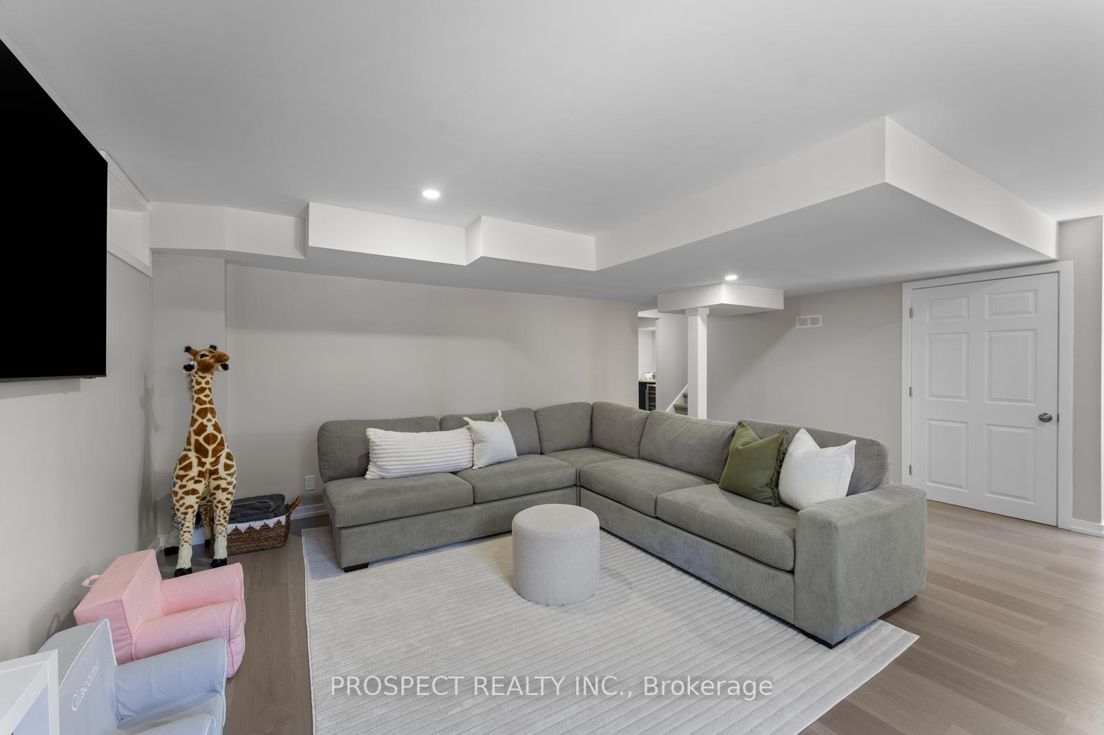Photo 58 of 42 Ryerson Drive, Vaughan, Kleinburg — HOMEH