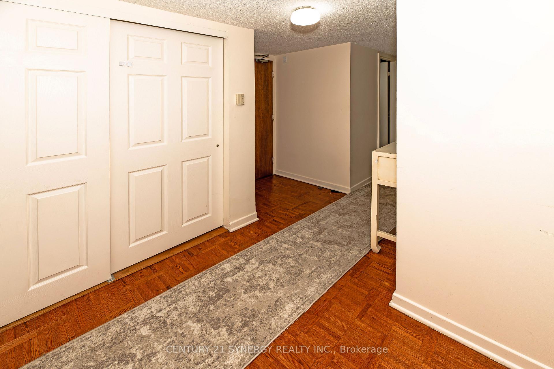 Photo 13 of Unit 403, 20 The Driveway Drive, Ottawa — HOMEH