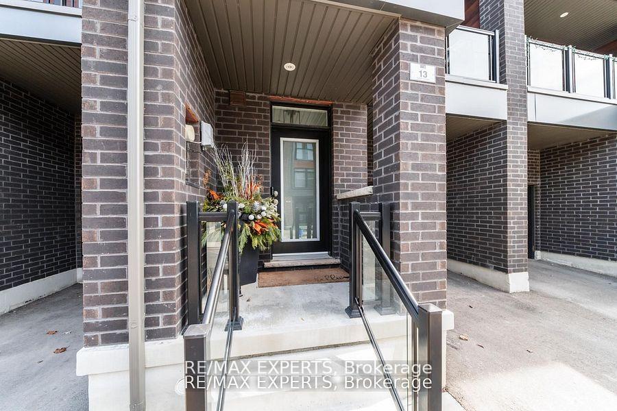 Photo 2 of 13 Shatner Turnabout Crescent, Vaughan, East Woodbridge — HOMEH