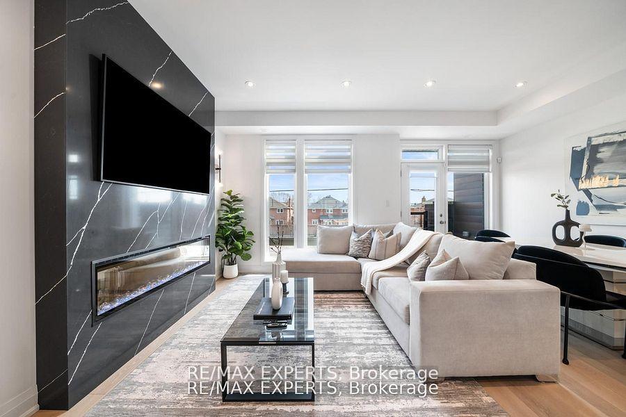Photo 8 of 13 Shatner Turnabout Crescent, Vaughan, East Woodbridge — HOMEH