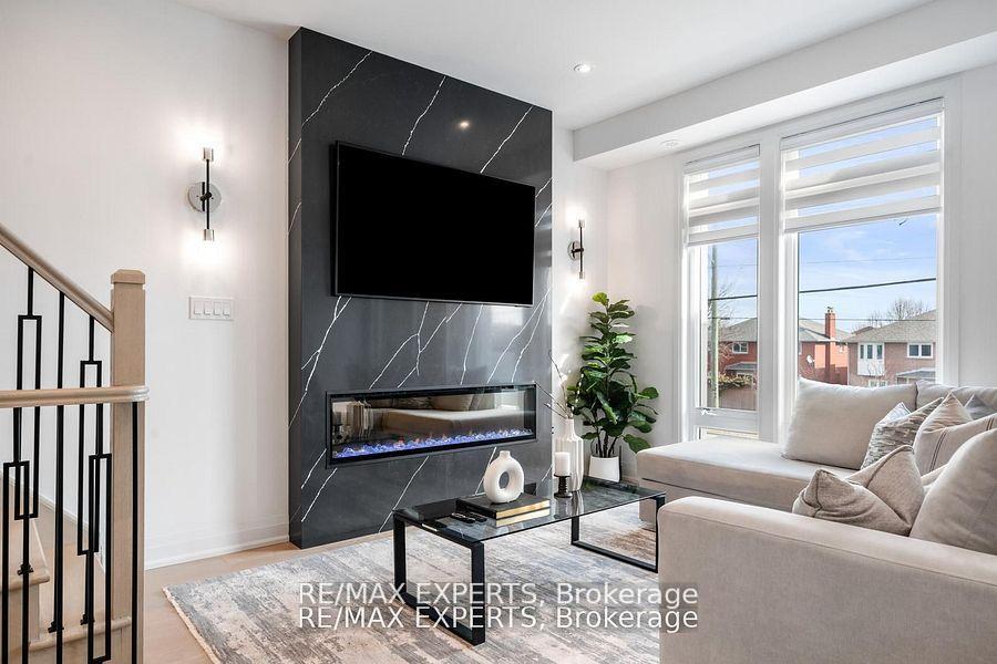 Photo 9 of 13 Shatner Turnabout Crescent, Vaughan, East Woodbridge — HOMEH