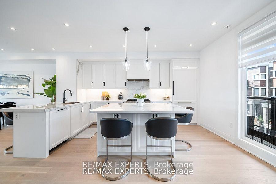 Photo 12 of 13 Shatner Turnabout Crescent, Vaughan, East Woodbridge — HOMEH