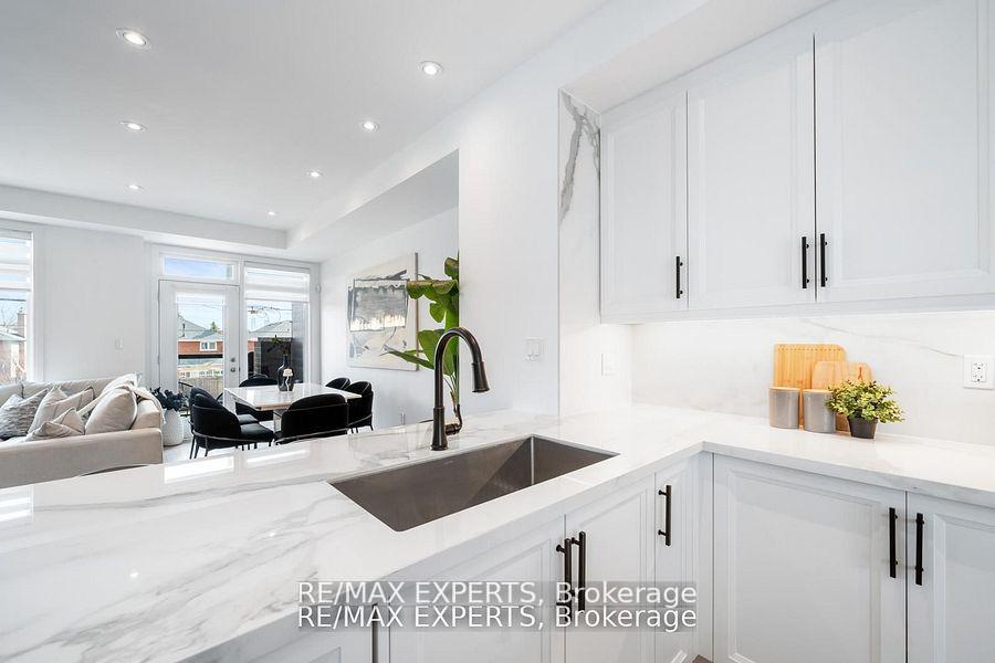 Photo 14 of 13 Shatner Turnabout Crescent, Vaughan, East Woodbridge — HOMEH