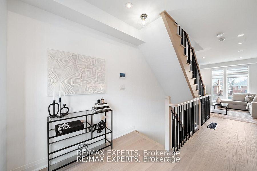 Photo 18 of 13 Shatner Turnabout Crescent, Vaughan, East Woodbridge — HOMEH