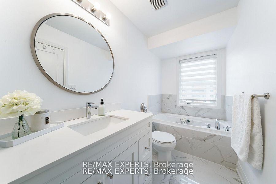 Photo 26 of 13 Shatner Turnabout Crescent, Vaughan, East Woodbridge — HOMEH