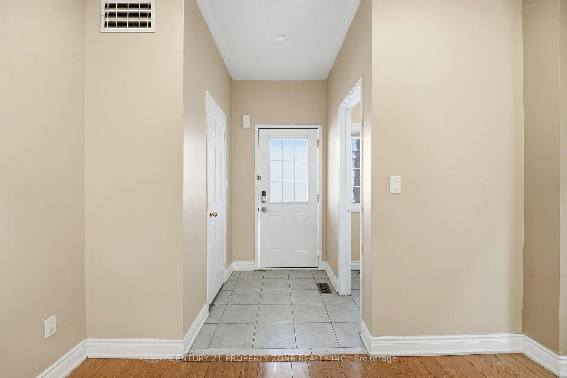 Photo 4 of Unit Upper, 50 Commodore Drive, Brampton, Credit Valley — HOMEH