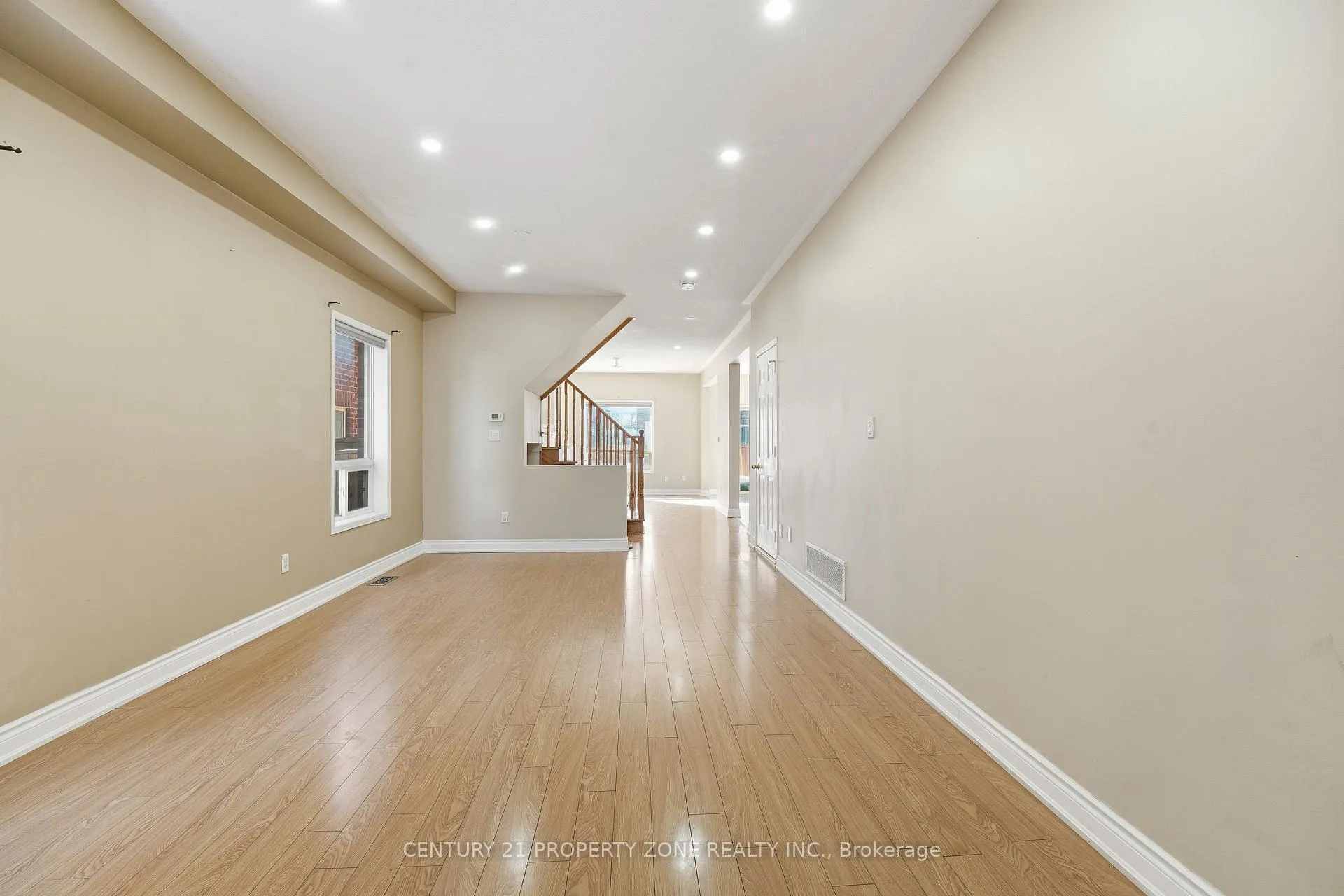 Photo 6 of Unit Upper, 50 Commodore Drive, Brampton, Credit Valley — HOMEH