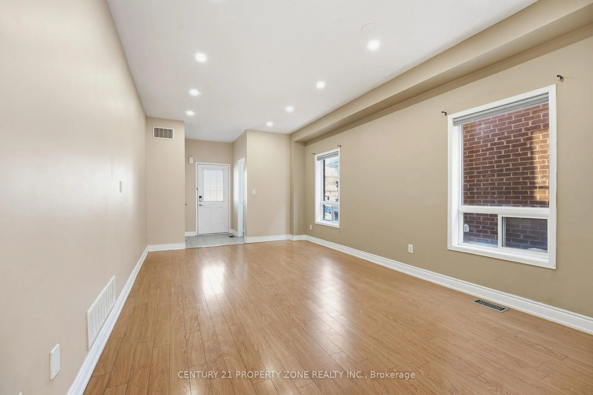 Photo 7 of Unit Upper, 50 Commodore Drive, Brampton, Credit Valley — HOMEH