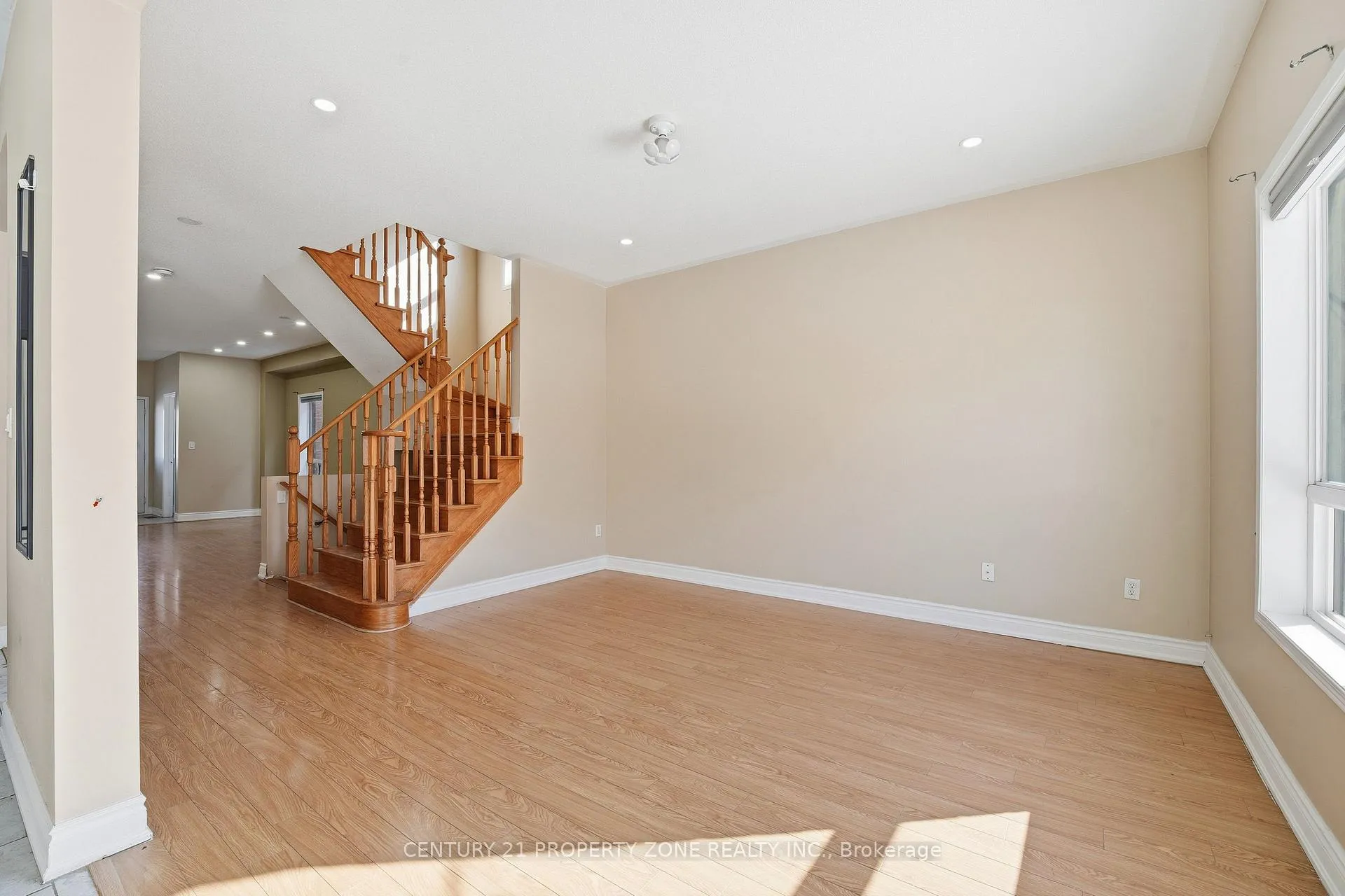 Photo 9 of Unit Upper, 50 Commodore Drive, Brampton, Credit Valley — HOMEH