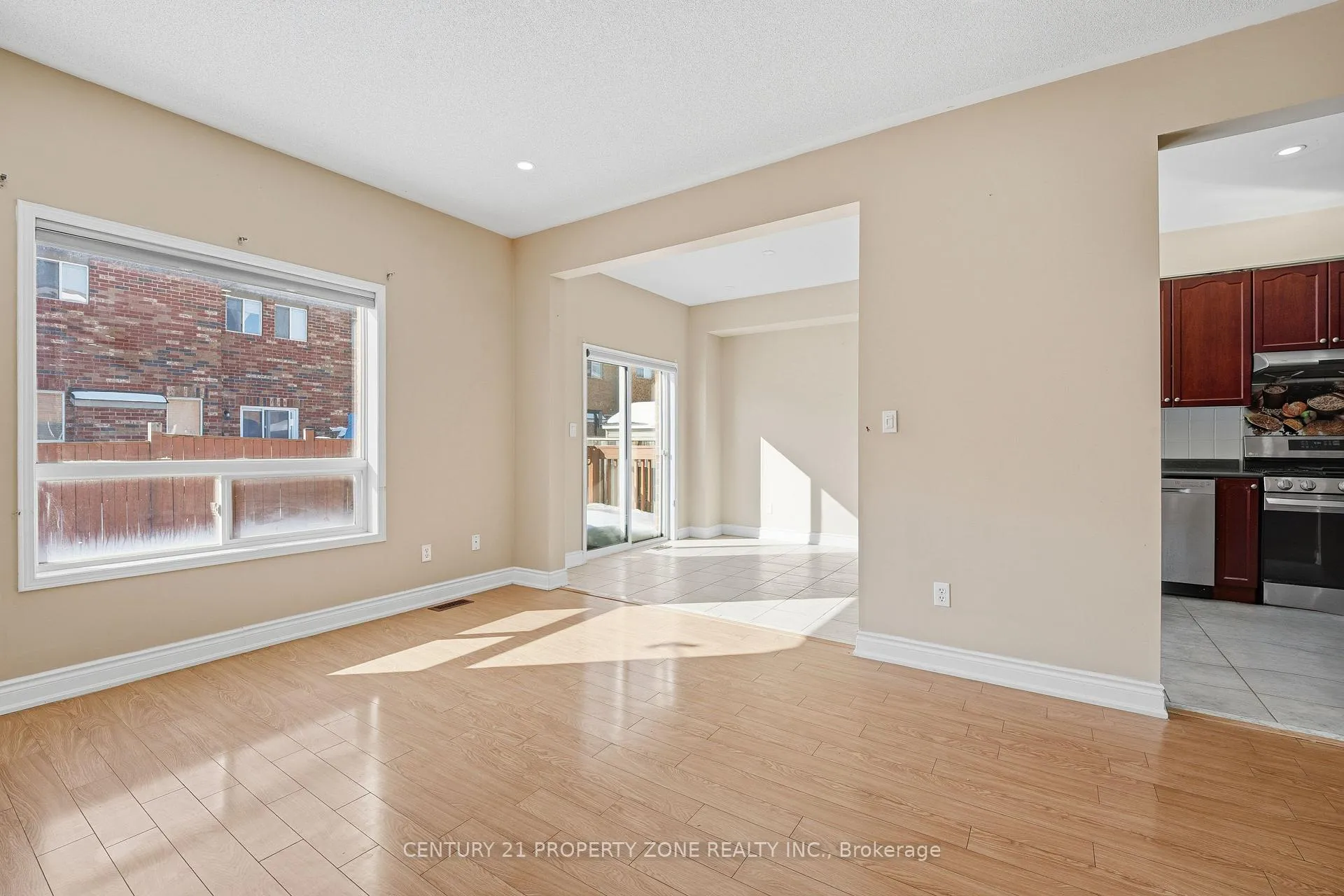Photo 10 of Unit Upper, 50 Commodore Drive, Brampton, Credit Valley — HOMEH
