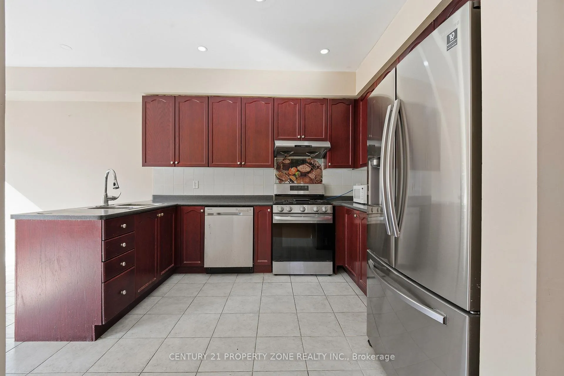 Photo 11 of Unit Upper, 50 Commodore Drive, Brampton, Credit Valley — HOMEH