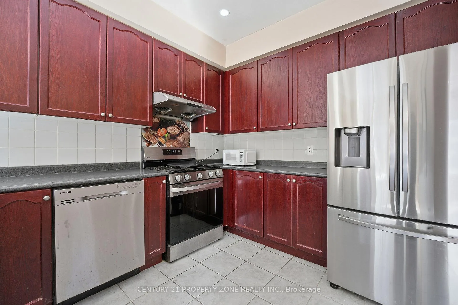 Photo 12 of Unit Upper, 50 Commodore Drive, Brampton, Credit Valley — HOMEH